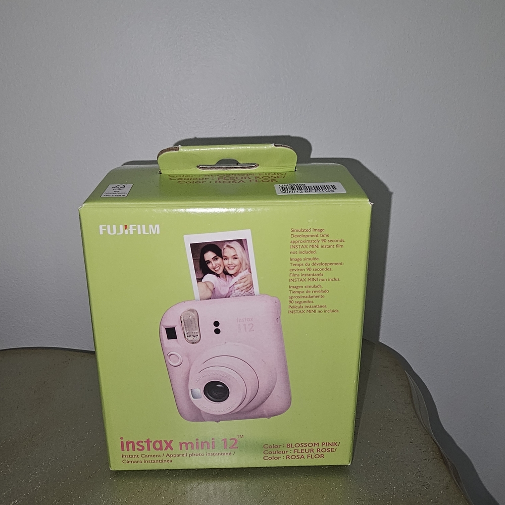Brand New Fujifilm Instax Mini 12 Instant Camera Blossom Pink Vintage Camera NIB